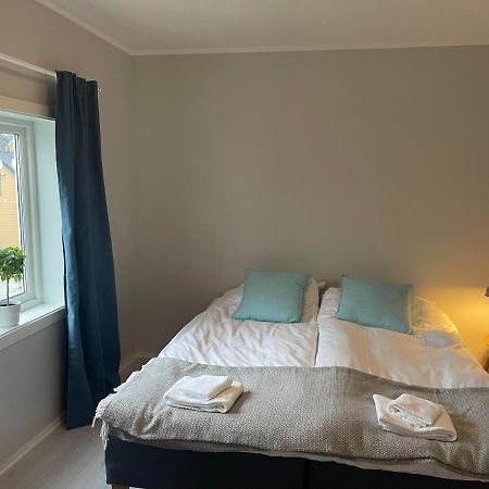 Romslig Leilighet Sentralt I Svolvaer Sentrum Buitenkant foto