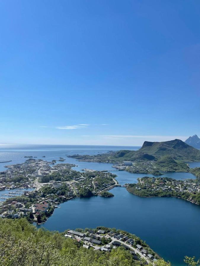 Romslig Leilighet Sentralt I Svolvaer Sentrum Buitenkant foto