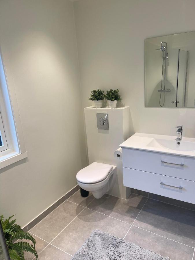 Romslig Leilighet Sentralt I Svolvaer Sentrum Buitenkant foto