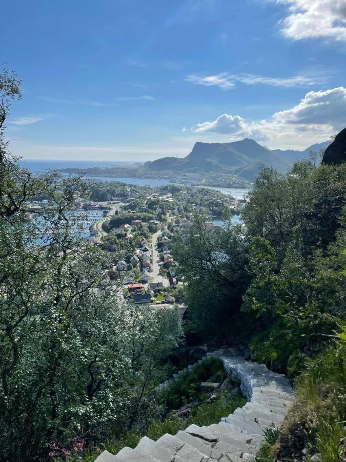 Romslig Leilighet Sentralt I Svolvaer Sentrum Buitenkant foto